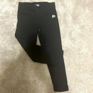 1 count black capri’s